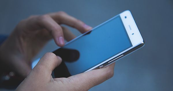 Ваша карта буде заблокована. Приватбанк попередив про СМС-шахрайство Смартфон