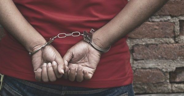 У Києві після втечі заарештували шлюбного афериста і конвоїра
