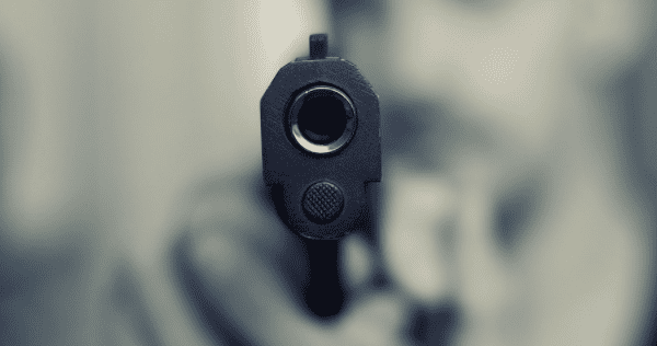 У Рівному таксист розстріляв пасажирів Пістолет