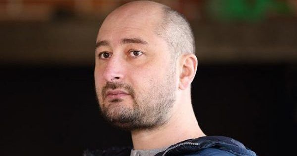 Бабченко готов уехать в РФ в обмен на Сенцова бабченко