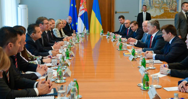 Украинцам продлили срок пребывания в Сербии без виз