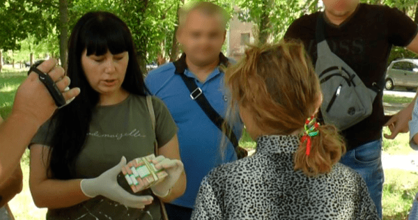 Хотела купить дом. На Херсонщине женщина пыталась продать сына Мати хотіла продати сина