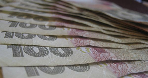 40 гривен за доллар. В НБУ назвали 2 угрозы для падения гривны Гривня