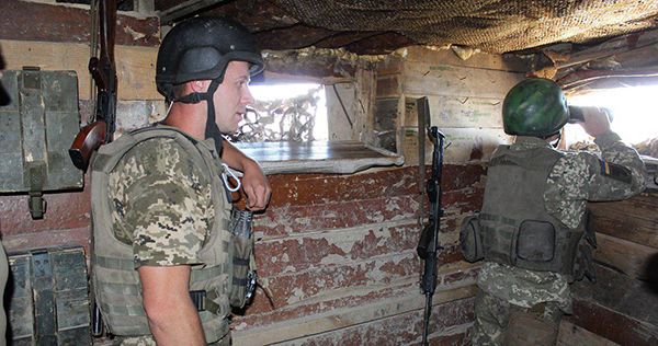 Постійно їх бачимо. Руки чухаються наклепати – військовий ЗСУ про бойовиків