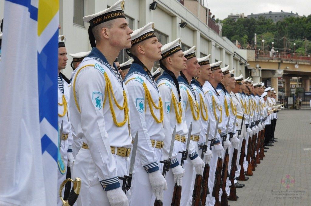 Украинский морской флот: новые катера, но меньше личного состава Фото 2 Військово-морські сили України: нові катери та менше особового складу Фото 2
