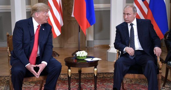 Трофей і ручний ведмідь: зустріч Путіна і Трампа 2018 у карикатурах