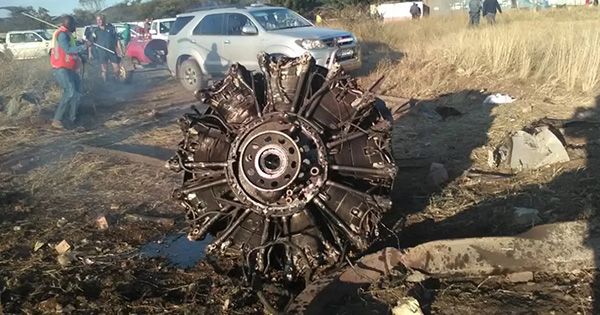 Літак луснув навпіл! Пасажир зняв авіакатастрофу на відео