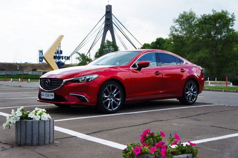 Тест-драйв Mazda 6: бензин или дизель? Фото 14