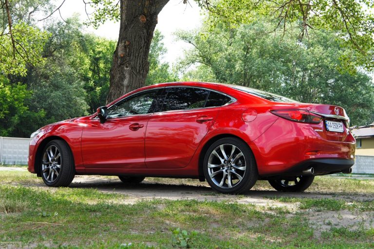 Тест-драйв Mazda 6: бензин или дизель? Фото 2