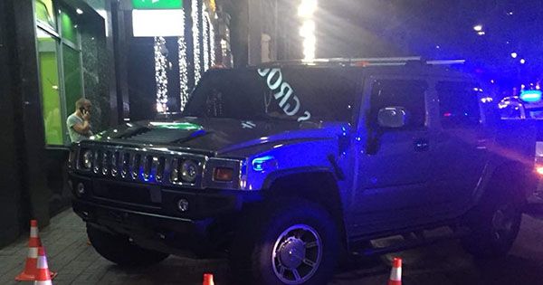 ДТП у центрі Києва: водієві Hummer Островському оголосили про підозру У Києві Hummer збив насмерть дитину на переході