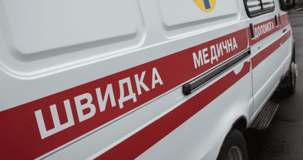 Схватили за волосы и били по лицу