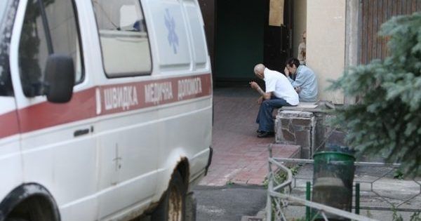У Києві люди масово отруїлися шаурмою з кіоску на Дарниці отравление в киеве