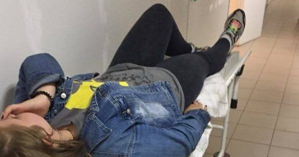 Травма хребта та лікарня. У Дніпрі підлітки побили 14-річну дівчинку драка подростков
