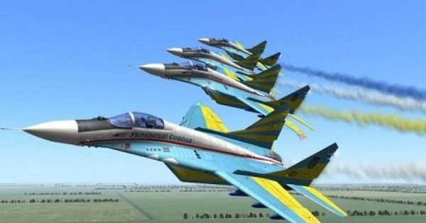 День Воздушных сил ВСУ: Порошенко и Гройсман поздравили военных летчиков День Воздушных сил ВСУ