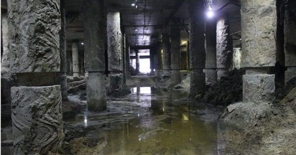 На Поштовій площі затопило розкопки – причина