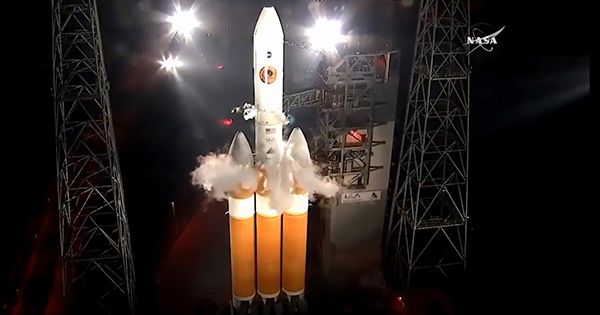 NASA отправляет зонд к Солнцу (ОНЛАЙН)