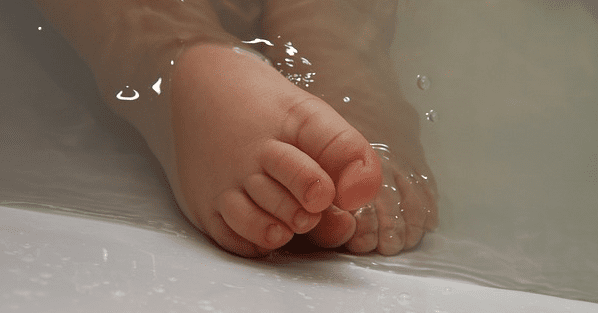 На Харьковщине женщина утопила 2-летнюю дочь в ванной