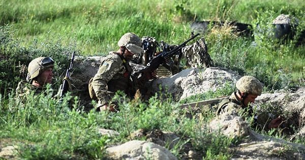 Боевики обстреляли дома в Красногоровке, есть потери с обеих сторон