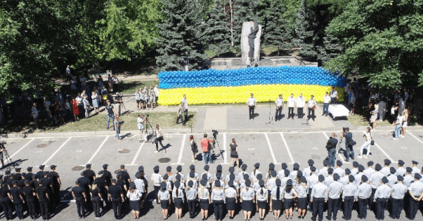 Найбільший прапор України із кульок Найбільший прапор України із кульок