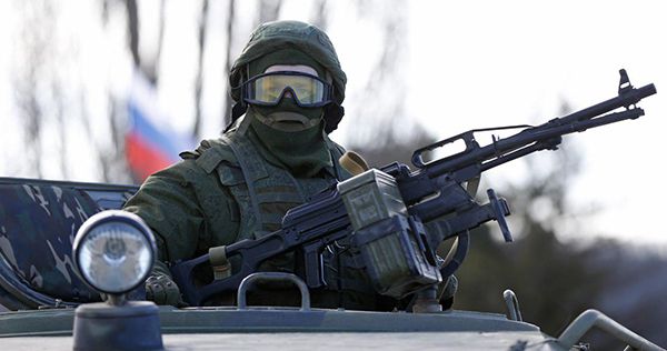Їх там немає, але ми бачимо: Яка кількість та роль росіян у війні на сході України