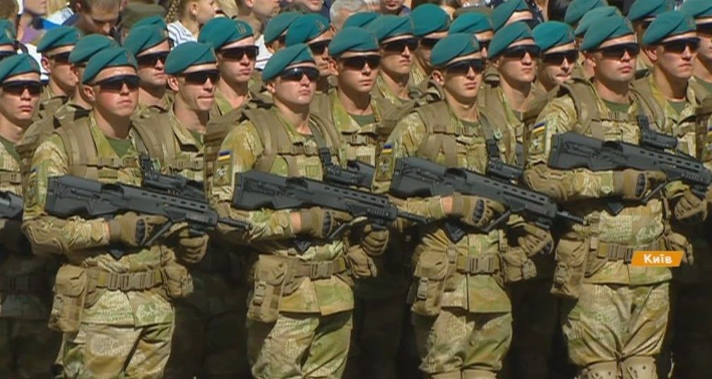Військова техніка, авіація та піхота: у Києві пройшов парад до Дня незалежності