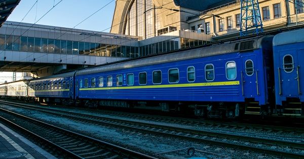 Омелян про сполучення з РФ: Їздити до країни-агресора