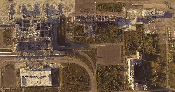 Донецький аеропорт сьогодні. Відео з висоти пташиного польоту