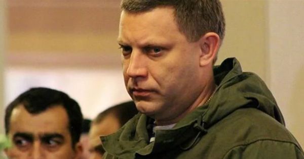 Похорон Захарченко охраняла сотня вооруженных боевиков