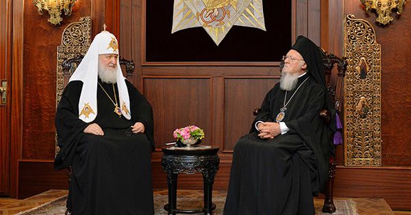 Томос об автокефалии УПЦ: подробности решения и подводные камни Патріарх Кирило та Вселенський патріарх Варфоломій