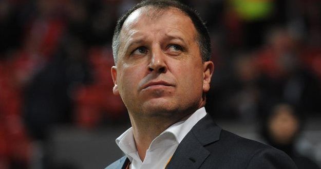 Главный тренер Зари попал в аварию