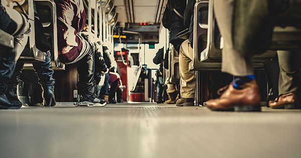 Выпал и ударился головой. Мужчина умер после толкотни в маршрутке