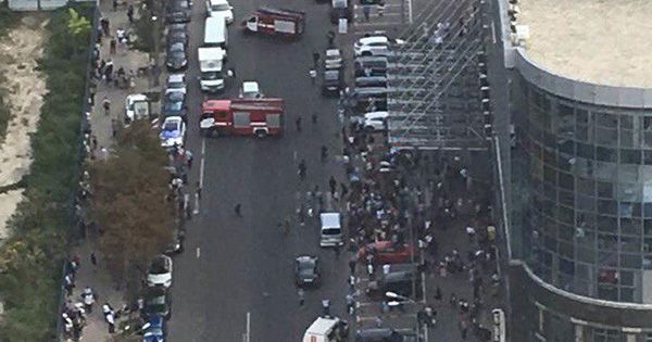 В Киеве на парковке бизнес-центра загорелось авто Пожежа в бізнес-центрі Парус
