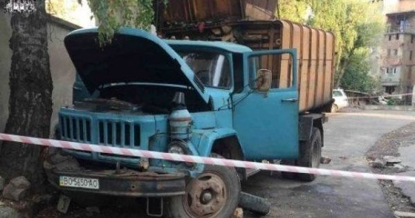 Раптово покотився: сміттєвоз розчавив свого водія