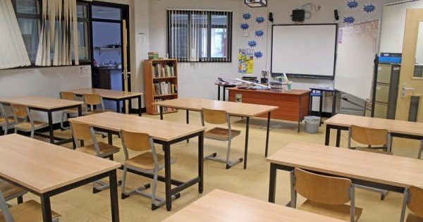 В Киеве школьник разбил учительнице голову стулом из-за плохой оценки