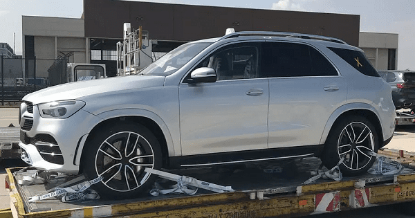 Новий Mercedes GLE засвітився без камуфляжу