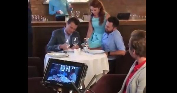 Ведучі Євробачення засвітилися на зйомках серіалу Марк Наталка Олександр Скічко та Тимур Мірошниченко на зйомках Марк+Наталка