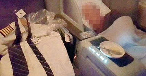 Заснувший в полете пилот испугал пассажиров