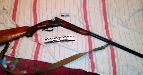 Відключали світло: на Закарпатті чоловік обстріляв співробітників обленерго