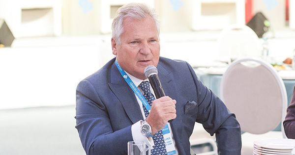 До встречи в Ялте – Квасьневский завершил 15-ю встречу YES Олександр Квасневский