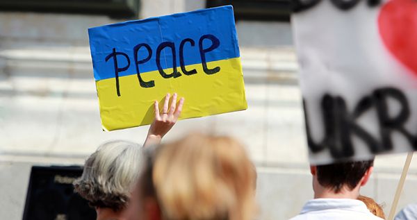 Россия должна установить мир в Украине