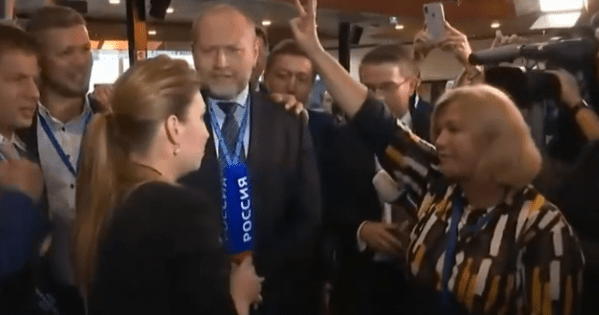 Делегація України у ПАРЄ заспівала гімн під час включення РосТБ