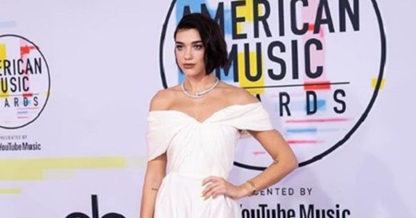 Тейлор Свіфт чи Дуа Ліпа? Найкращий образ American Music Awards 2018 (ГОЛОСУВАННЯ)