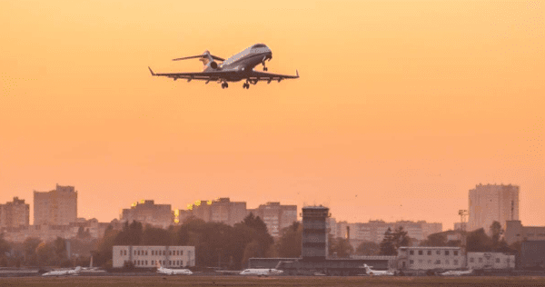 Аеропорт Жуляни