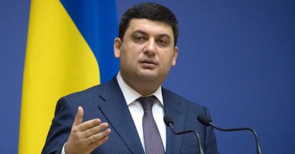 Гройсман поручил проверить новые ставки УЗ за вагоны для аграриев
