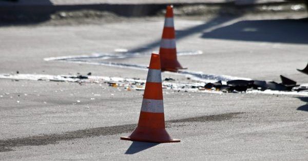 В Киеве пьяный евробляхер сбил девочку на переходе и возил ее отца на крыше