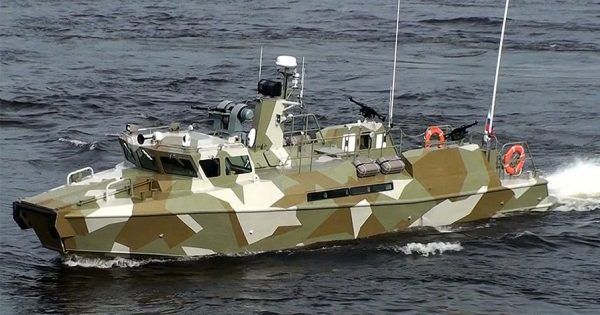 Россия стянула в Азовское море более 120 кораблей и катеров