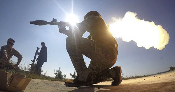 Бойовики стріляють із БМП і мінометів