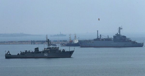 Росія у водах Азову: чи піде у наступ Путін та як діяти Україні російські кораблі
