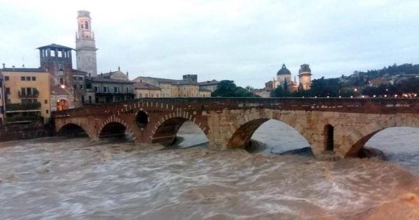 Зливи в Італії: Венеція йде під воду, через зсув загинули 4 людини