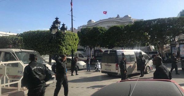 Потужний вибух у центрі столиці Тунісу, є поранені